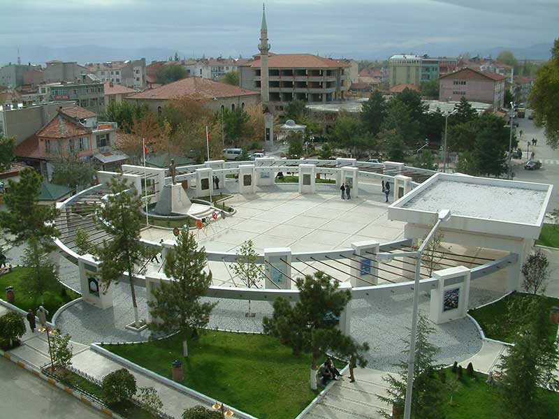 Yalvaç’ın Dev Çınar Ağacı ve Meydan Kültürü - Isparta Medya