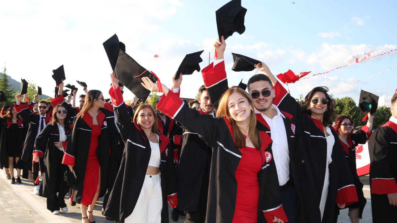 Isparta’da Öğrenci Olmak: Sessiz Bir Şehirde Üniversite Hayatı Nasıl Geçiyor?