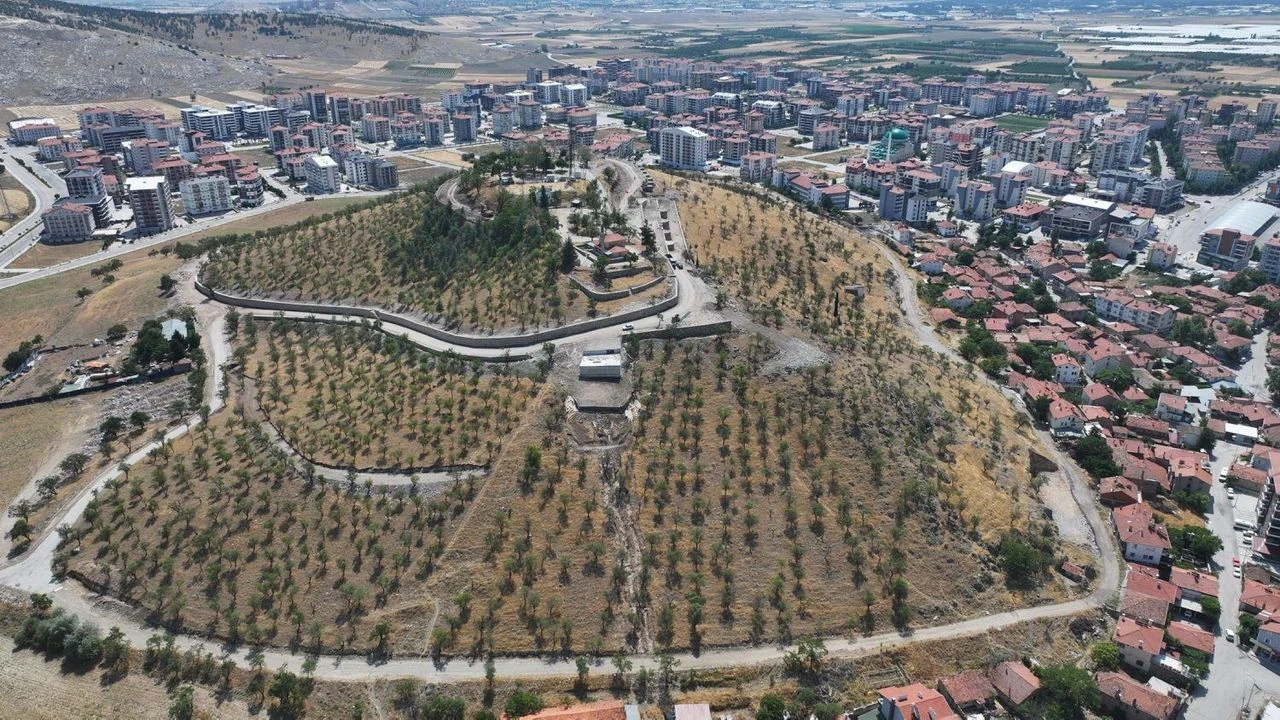 Çünür Tepesi’nde Gün Batımı İzleme Rehberi: Şehrin En İyi "Chill" Noktası