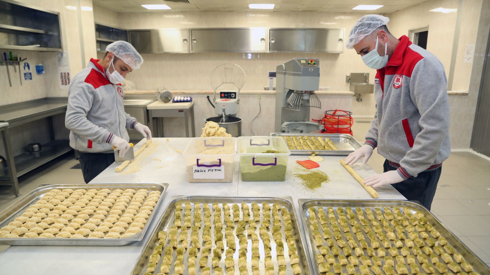 SDÜ’de Yemekhane Fiyatları ve Menü Düzenlemesi Gündemde: Öğrenci Tepkisi Artıyor