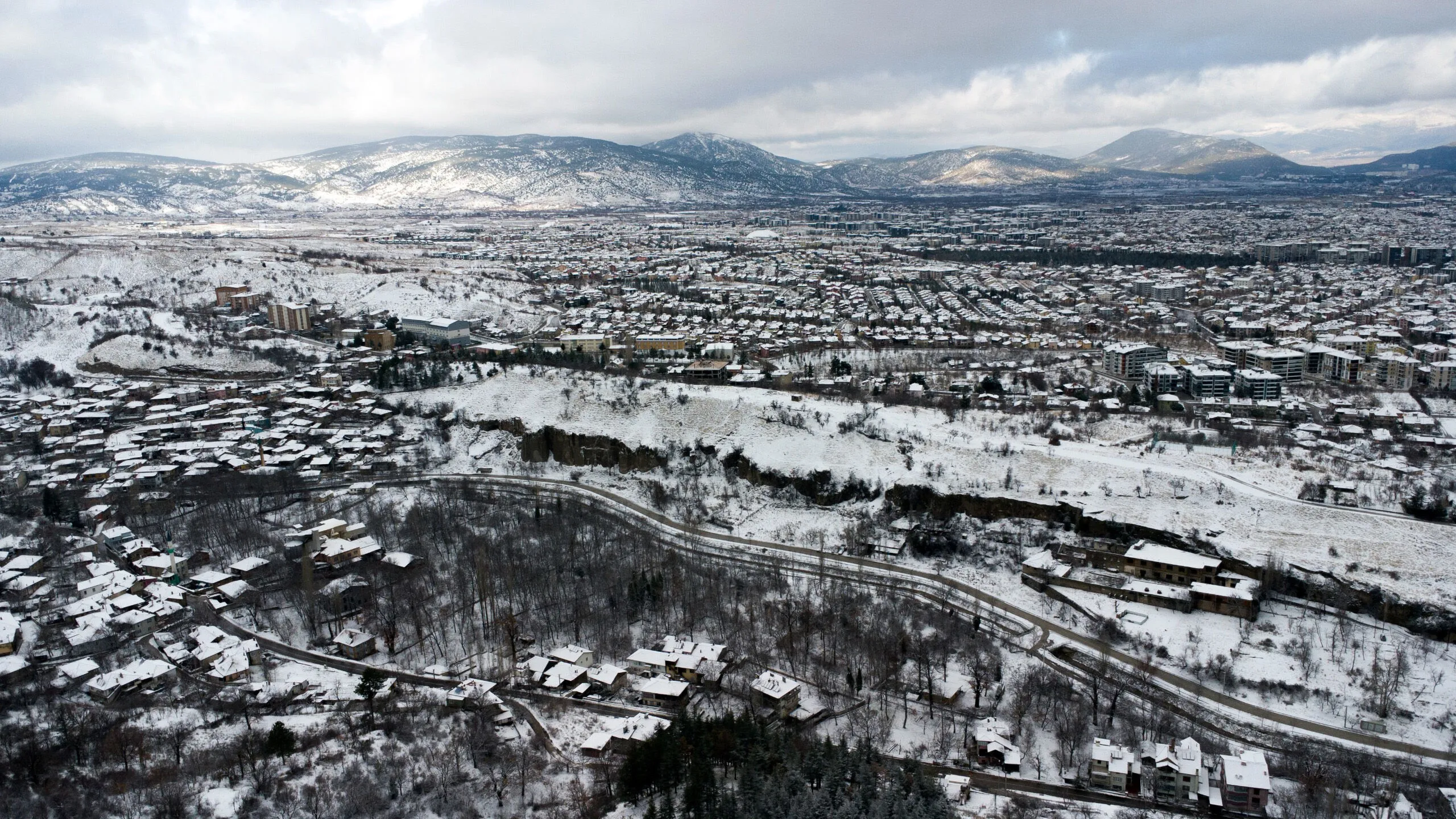 Şehre Nefes Aldırın: Isparta’nın Kış Ayazında Hava Kirliliğini Önleyecek Doğru Yakıt Kılavuzu