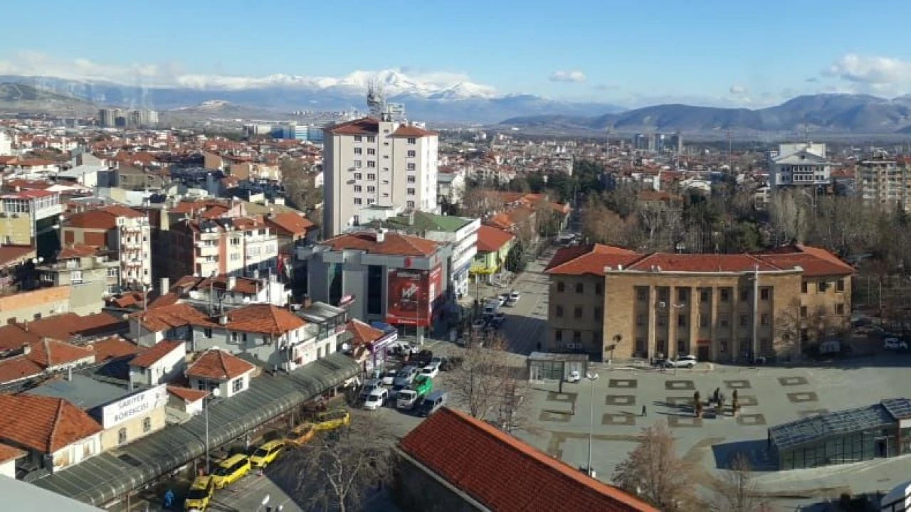 Isparta'nın Yetiştirdiği Önemli İsimler: Siyasetten Sanata İz Bırakanlar - Isparta Medya