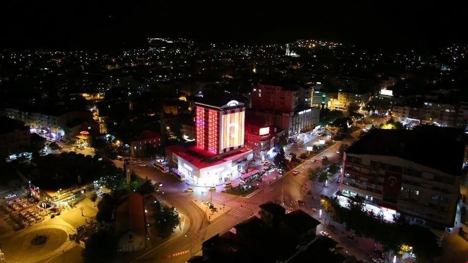 Isparta'da Gece Açık Mekânlar Rehberi: Öğrenciler İçin Gece Hizmet Veren Noktalar