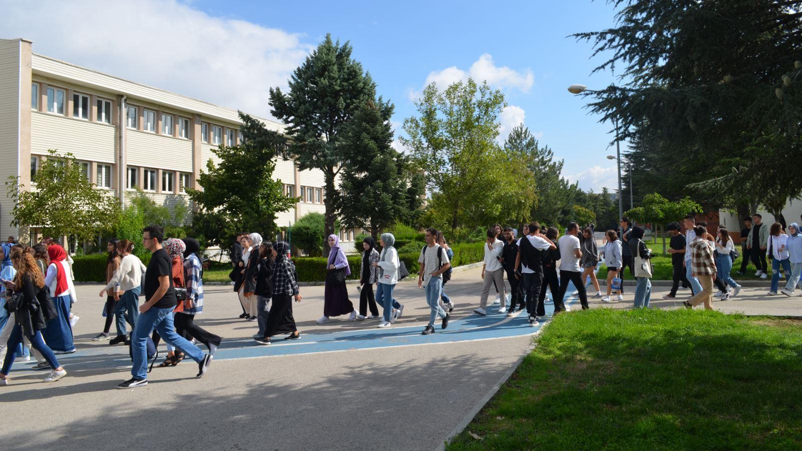 Hayatınızın Rotasını Yeniden Çizin: Isparta’da Üniversiteler Arası ve Bölüm İçi Yatay Geçiş Rehberi