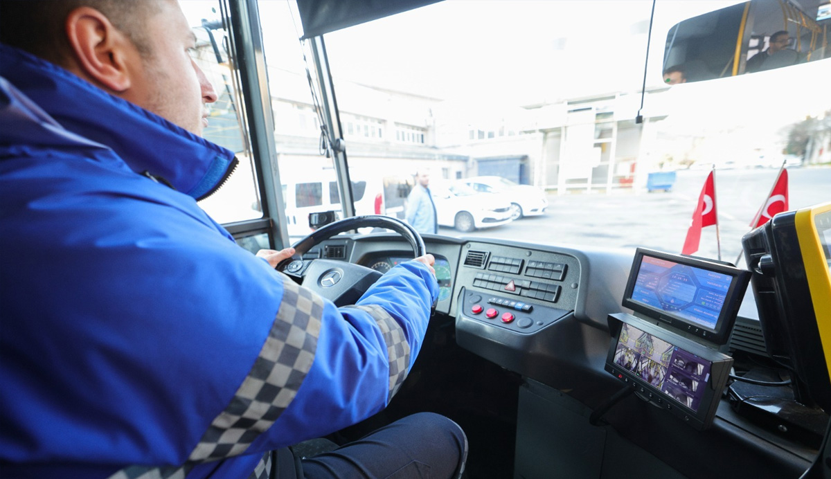 Halk Otobüslerinde Dijital Dönem: Mobil Uygulama ve Temassız Ödeme
